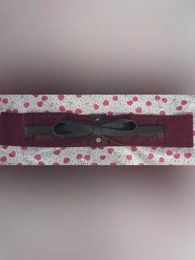 Torrid Burgundy Stretch Waist Belt with Black Bow Accent Size 1(14/16)